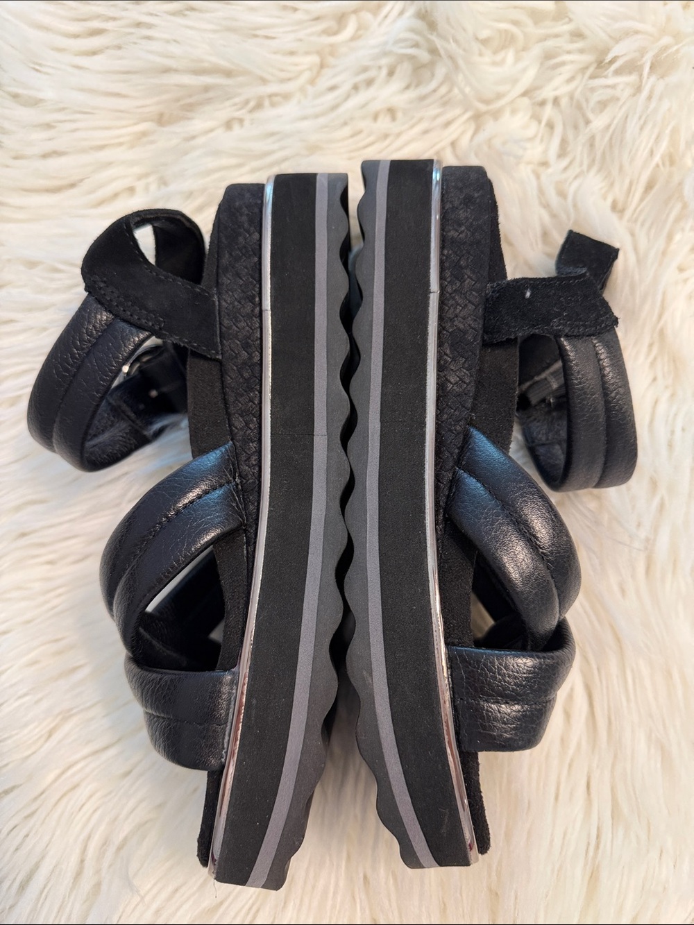 Vionic Black Leather Crisscross Ankle Strap Sandals size 6 excellent condition - Picture 4 of 8